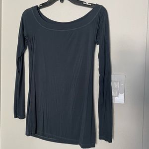 Splendid Navy Boat Neck Raglan Style Top, Small